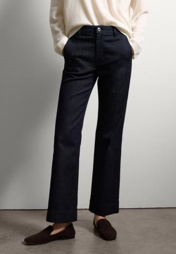 Клешеные джинсы