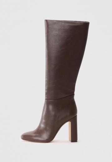 Высокие сапоги