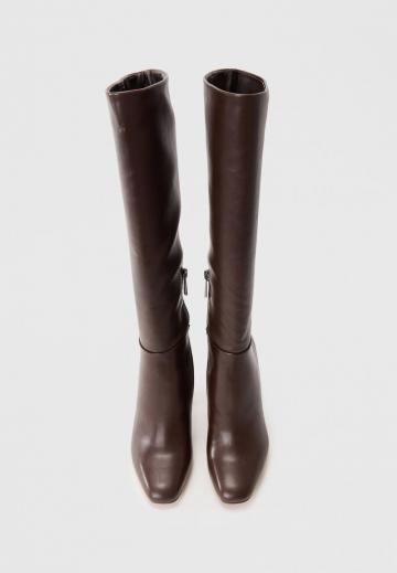 Высокие сапоги