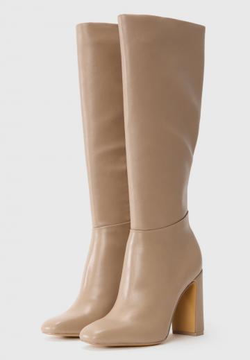 Высокие сапоги