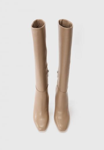 Высокие сапоги