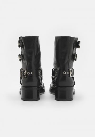 Ковбойские сапожки