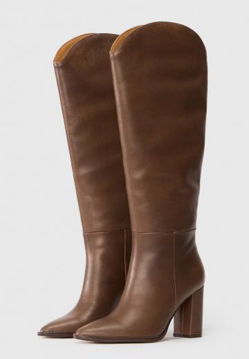 Высокие сапоги