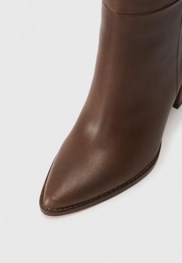 Высокие сапоги