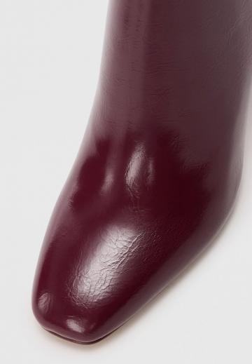 Высокие сапоги