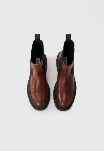 Сапожки на танкетке