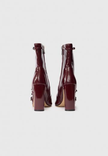 Высокие сапоги