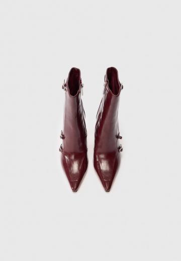 Высокие сапоги