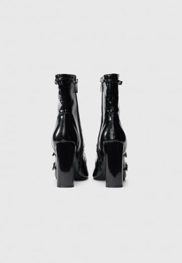 Высокие сапоги