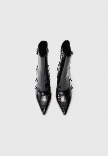 Высокие сапоги