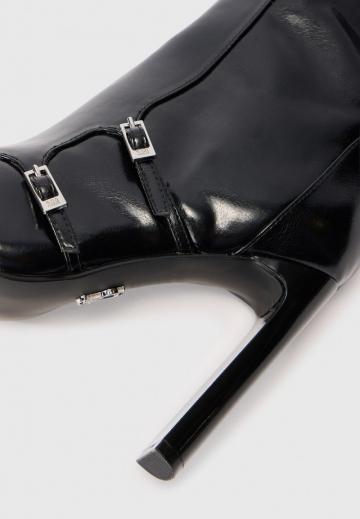 Высокие сапоги