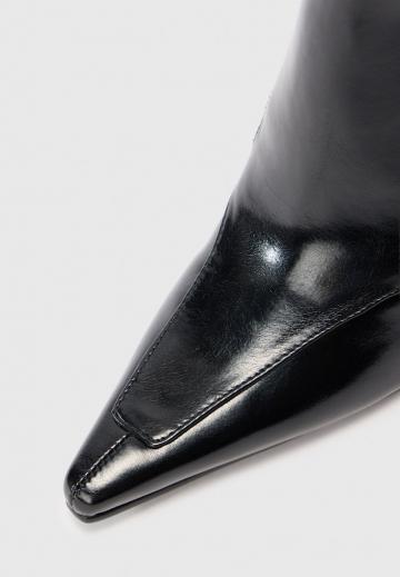 Высокие сапоги