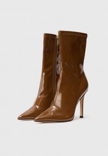 Высокие сапоги