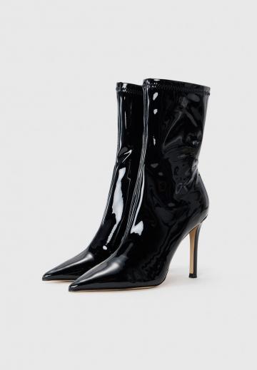 Высокие сапоги