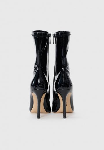 Высокие сапоги