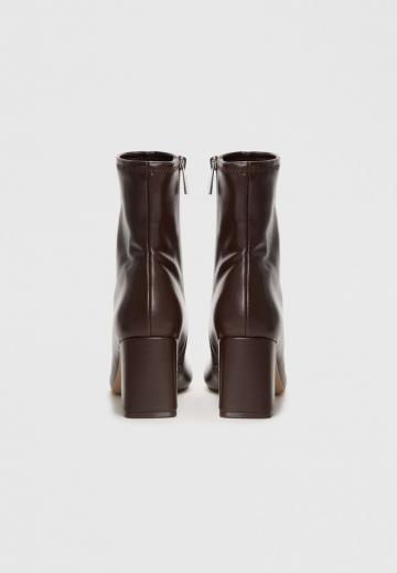 Полусапожки на высоком каблуке