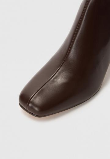 Полусапожки на высоком каблуке