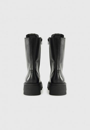 Сапоги на шнуровке