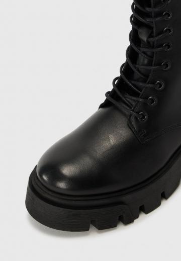 Сапоги на шнуровке