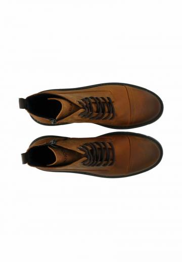 Ботинки на шнуровке