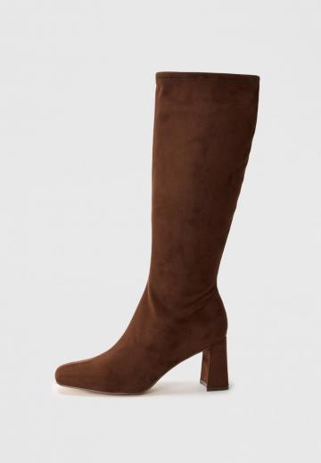 Высокие сапоги