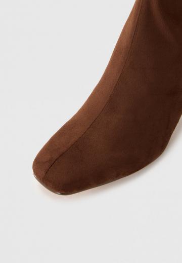 Высокие сапоги