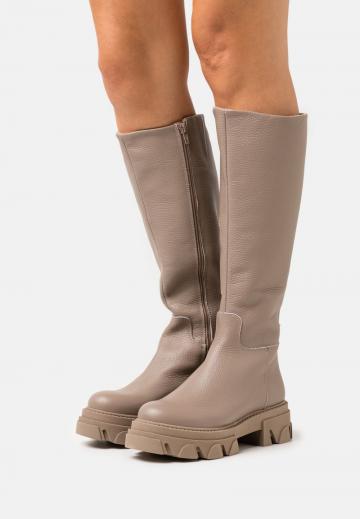 Сапоги на платформе