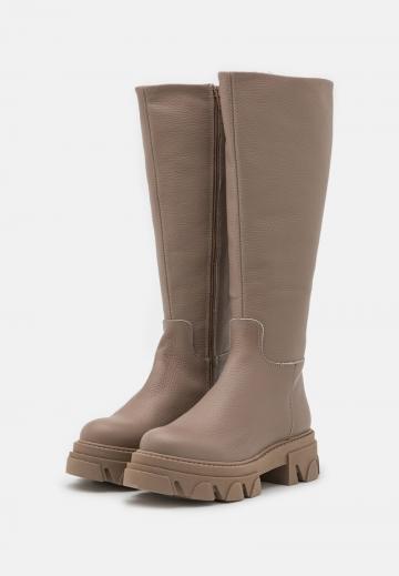 Сапоги на платформе