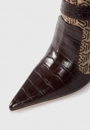 Высокие сапоги