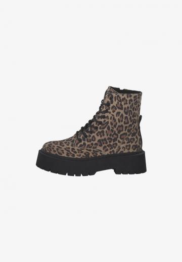 Ботинки на шнуровке