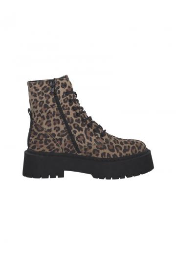 Ботинки на шнуровке