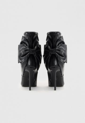 Высокие сапоги