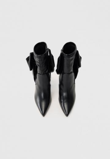 Высокие сапоги