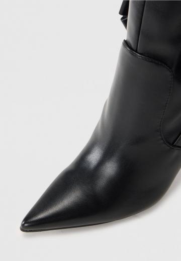 Высокие сапоги