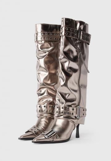 Высокие сапоги