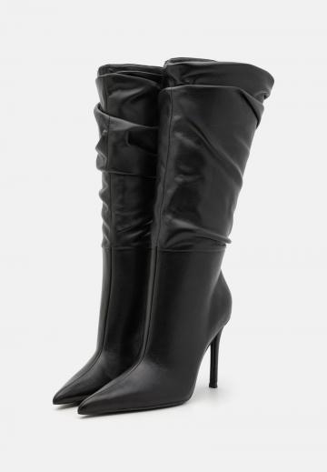 Высокие сапоги