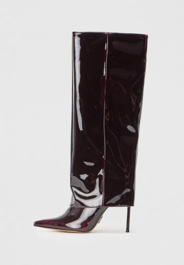 Высокие сапоги