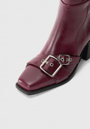 Высокие сапоги