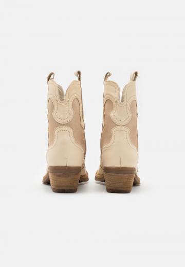 Ковбойские сапожки