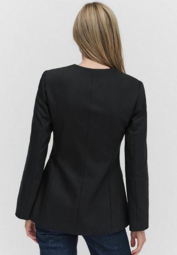 Блейзер с накладными карманами