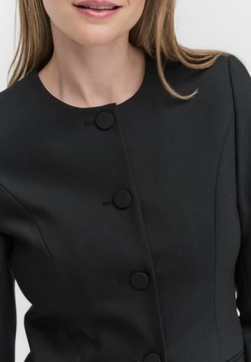Блейзер с накладными карманами