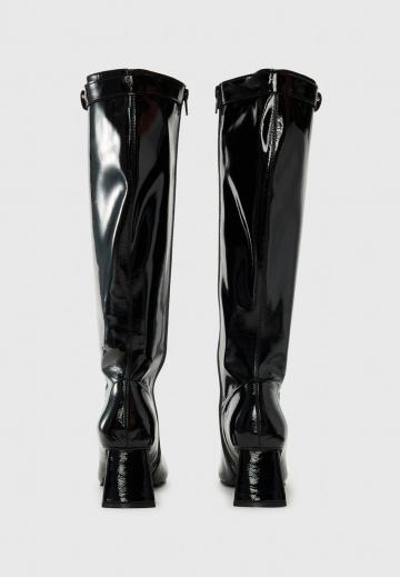 Высокие сапоги