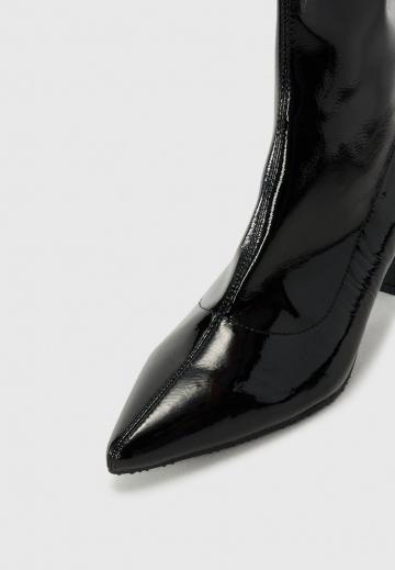 Высокие сапоги