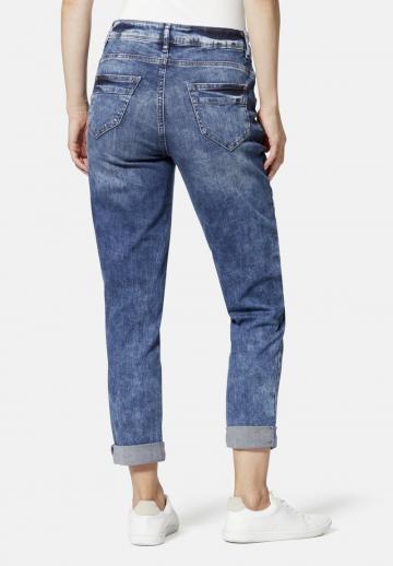 Короткие джинсы