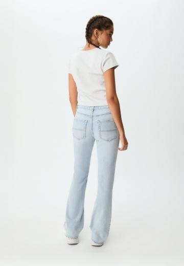 Клешеные брюки