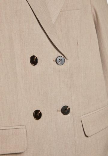 Короткое пальто