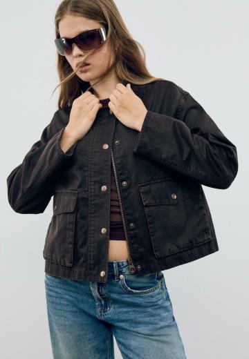 Куртка с накладнымит карманами