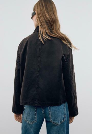 Куртка с накладнымит карманами