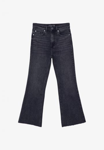 Клешеные джинсы