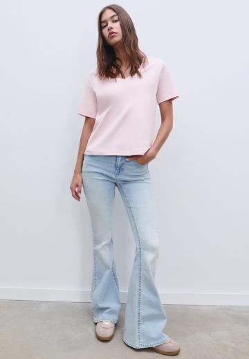 Клешеные джинсы